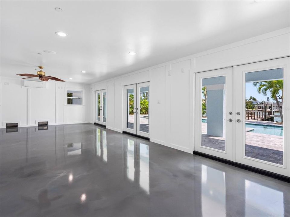 合同活跃: $3,550,000 (5 贝兹, 4 浴室, 4820 平方英尺)