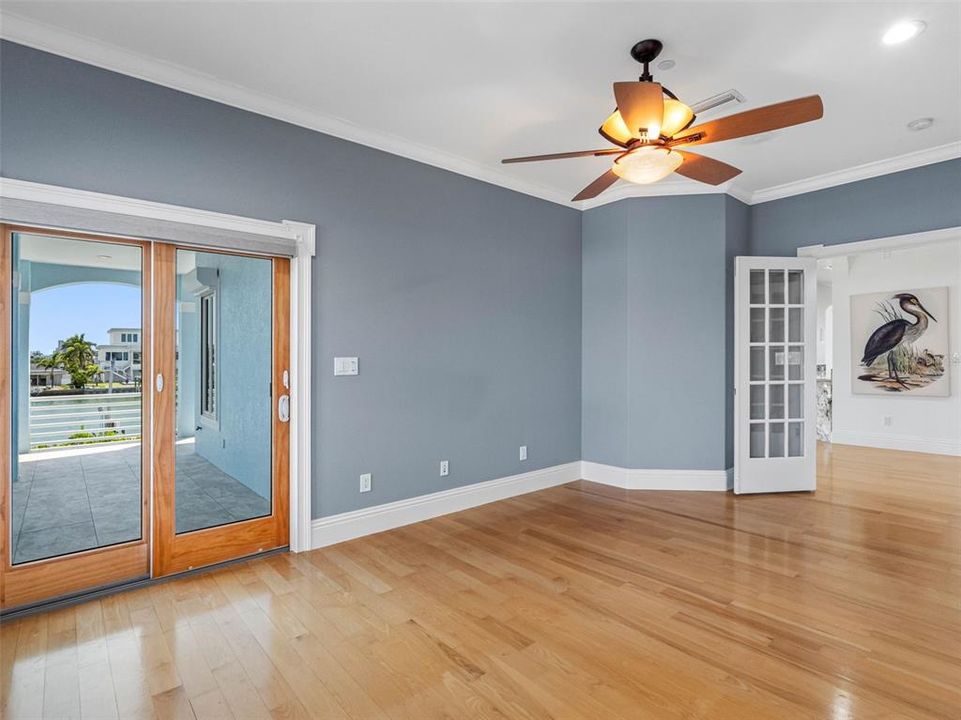 合同活跃: $3,550,000 (5 贝兹, 4 浴室, 4820 平方英尺)