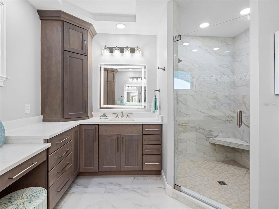 合同活跃: $3,550,000 (5 贝兹, 4 浴室, 4820 平方英尺)