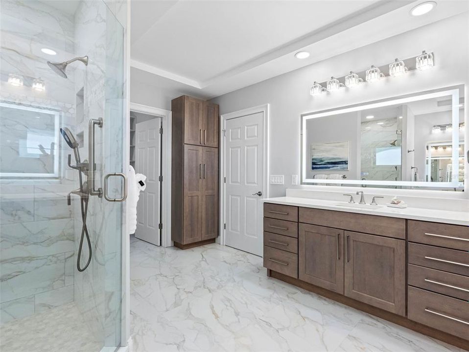 合同活跃: $3,550,000 (5 贝兹, 4 浴室, 4820 平方英尺)