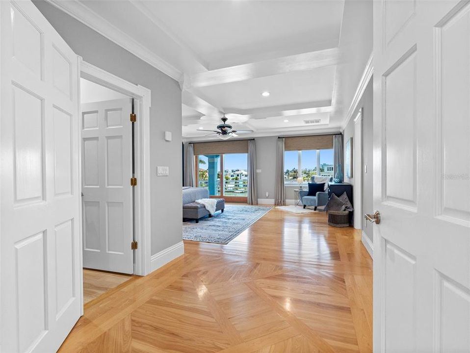 合同活跃: $3,550,000 (5 贝兹, 4 浴室, 4820 平方英尺)