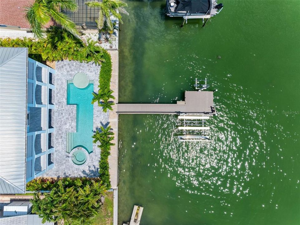 合同活跃: $3,550,000 (5 贝兹, 4 浴室, 4820 平方英尺)