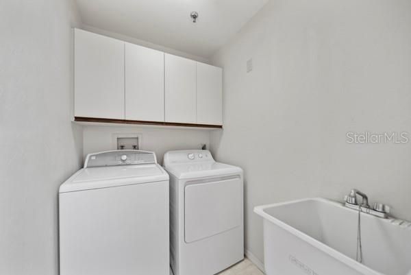 Под контрактом: $850,000 (3 спален, 2 ванн, 2219 Квадратных фут)