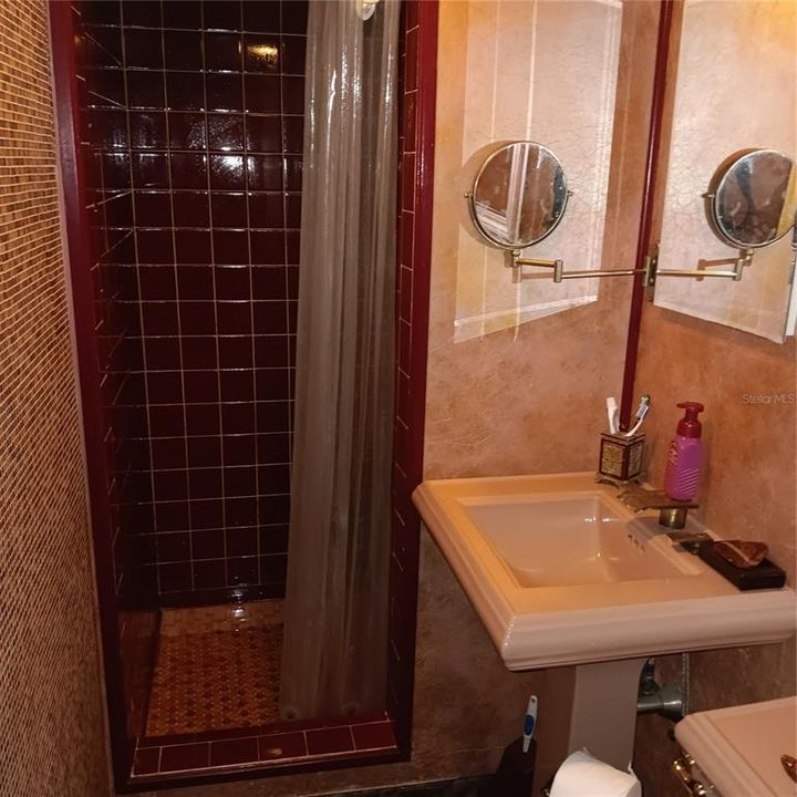 На продажу: $625,000 (2 спален, 1 ванн, 1550 Квадратных фут)