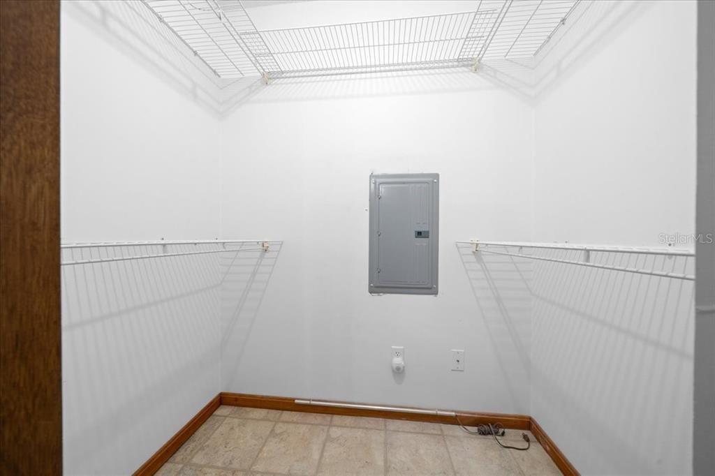 Active With Contract: $168,000 (2 beds, 2 baths, 1144 Square Feet)