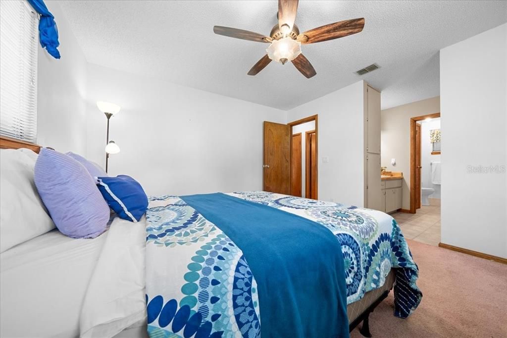 Active With Contract: $168,000 (2 beds, 2 baths, 1144 Square Feet)