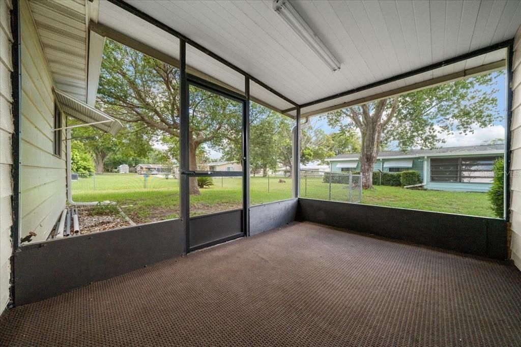 Active With Contract: $168,000 (2 beds, 2 baths, 1144 Square Feet)