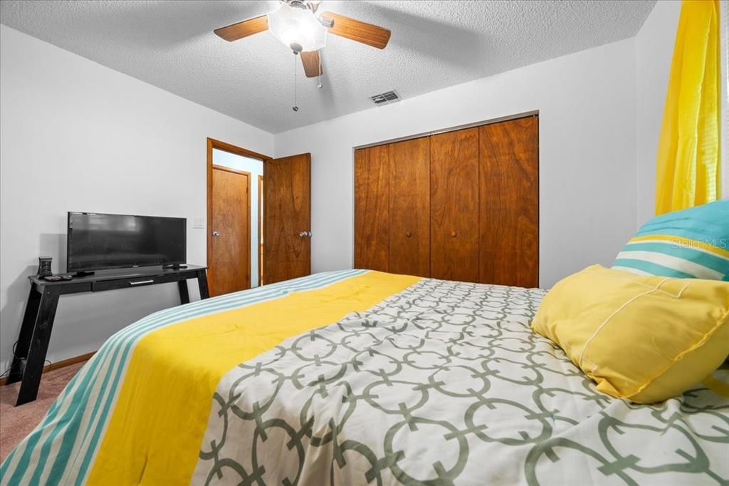 Active With Contract: $168,000 (2 beds, 2 baths, 1144 Square Feet)