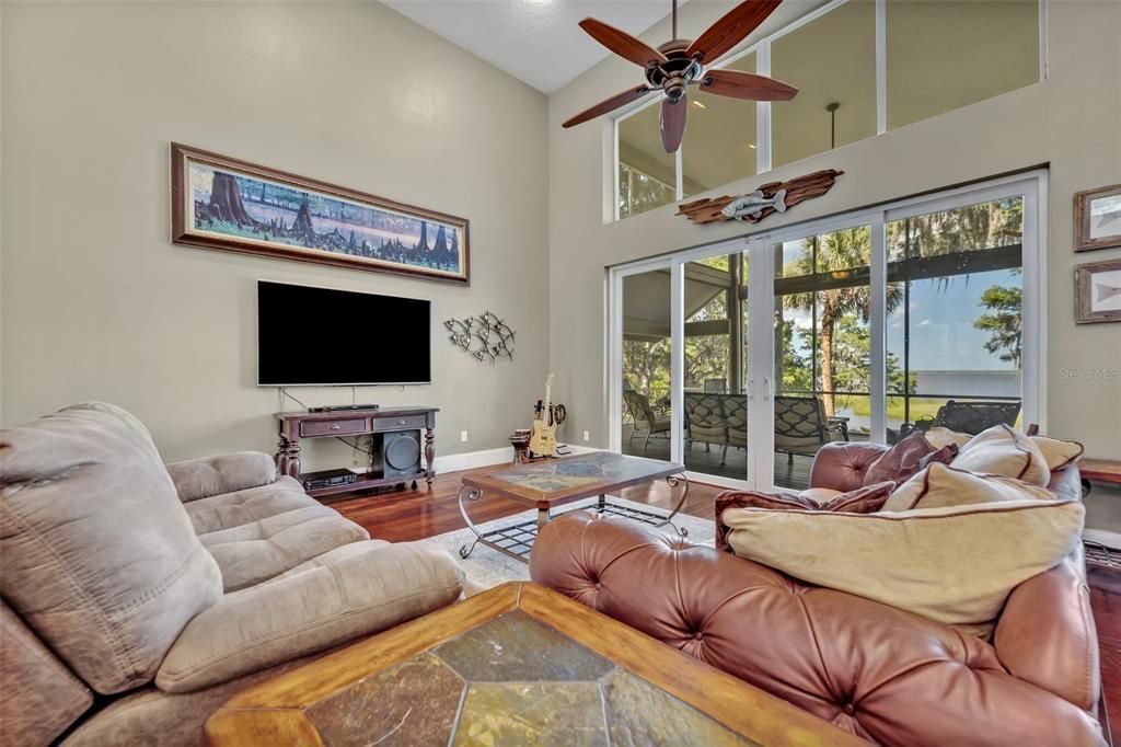 待售: $845,000 (5 贝兹, 4 浴室, 3543 平方英尺)