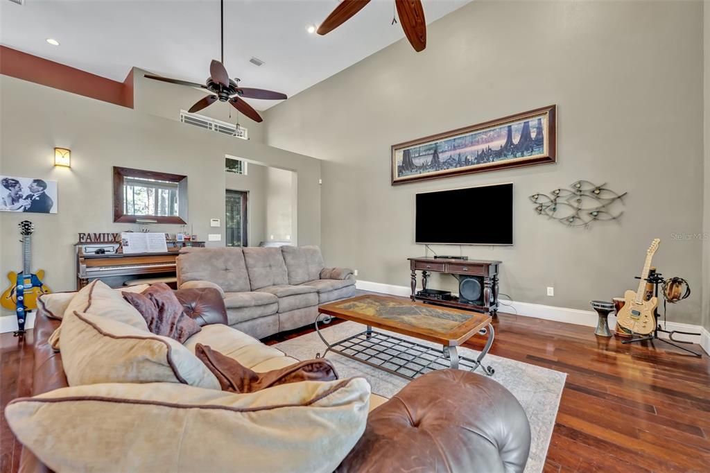 待售: $845,000 (5 贝兹, 4 浴室, 3543 平方英尺)