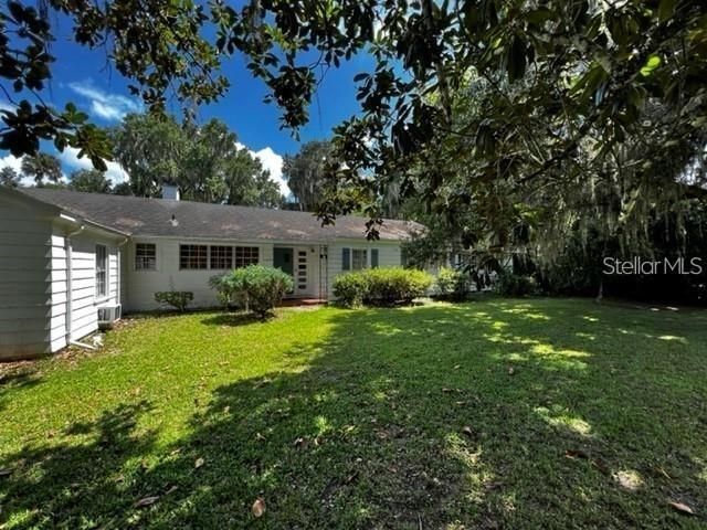 For Rent: $1,700 (3 beds, 2 baths, 2578 Square Feet)