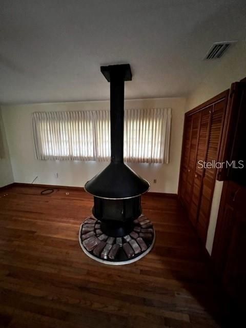 For Rent: $1,700 (3 beds, 2 baths, 2578 Square Feet)