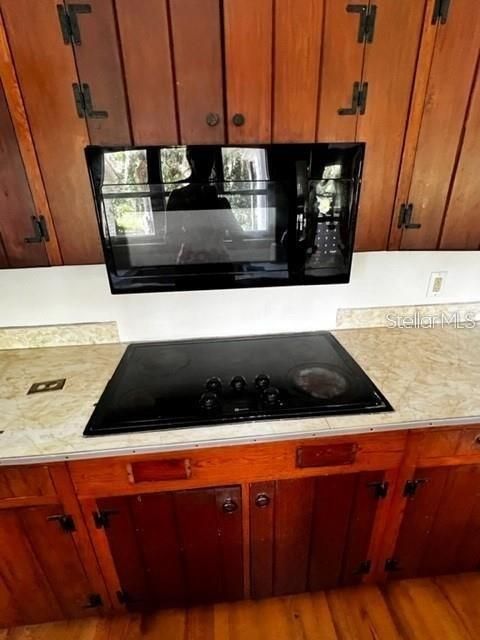 For Rent: $1,700 (3 beds, 2 baths, 2578 Square Feet)