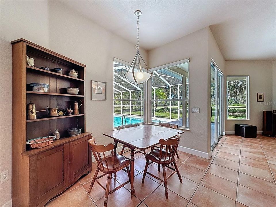 Active With Contract: $820,000 (3 beds, 2 baths, 2412 Square Feet)