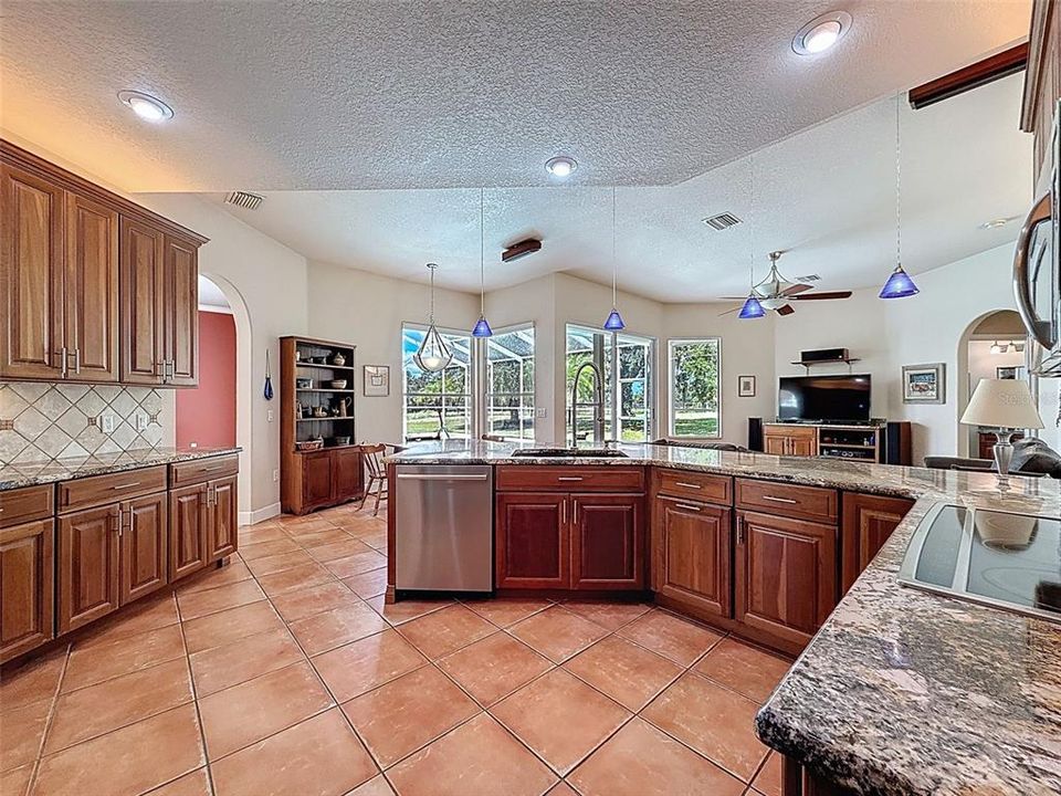 Active With Contract: $820,000 (3 beds, 2 baths, 2412 Square Feet)