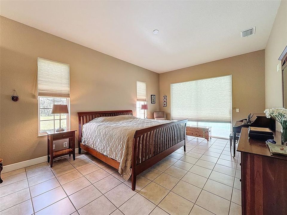 Active With Contract: $820,000 (3 beds, 2 baths, 2412 Square Feet)