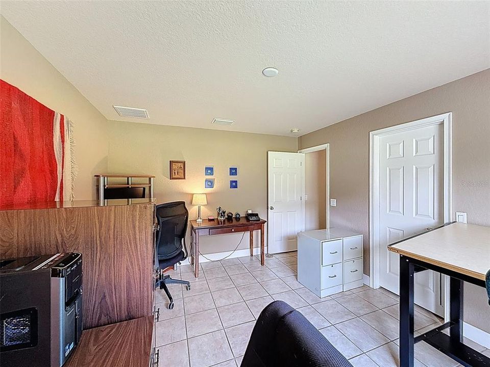 Active With Contract: $820,000 (3 beds, 2 baths, 2412 Square Feet)