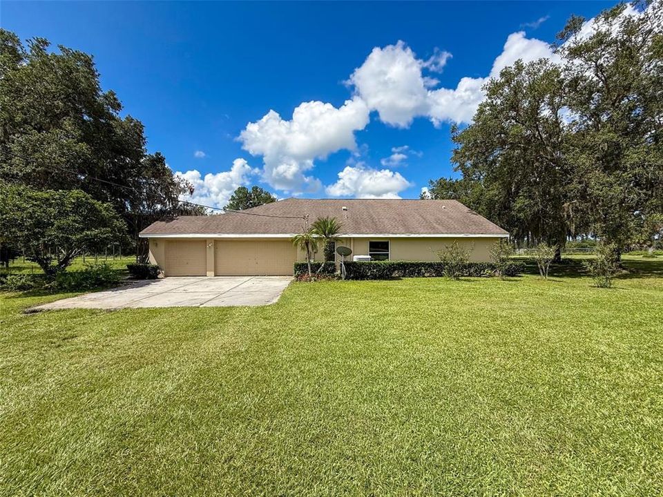 Active With Contract: $820,000 (3 beds, 2 baths, 2412 Square Feet)