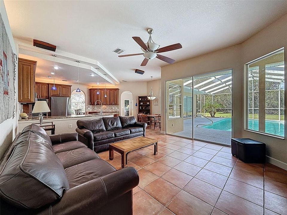 Active With Contract: $820,000 (3 beds, 2 baths, 2412 Square Feet)