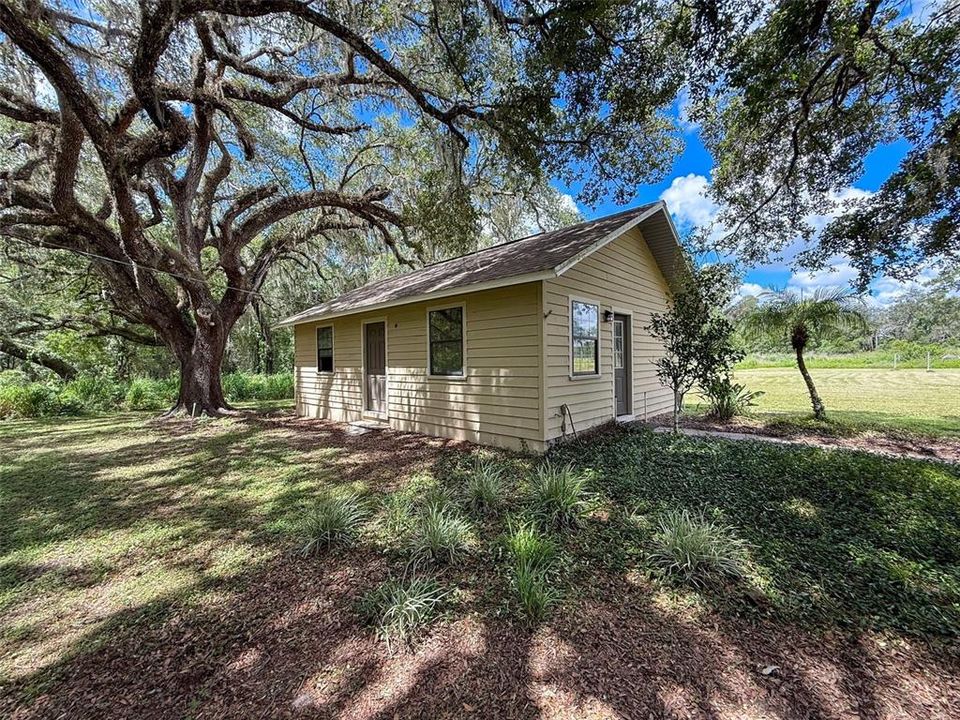 Active With Contract: $820,000 (3 beds, 2 baths, 2412 Square Feet)