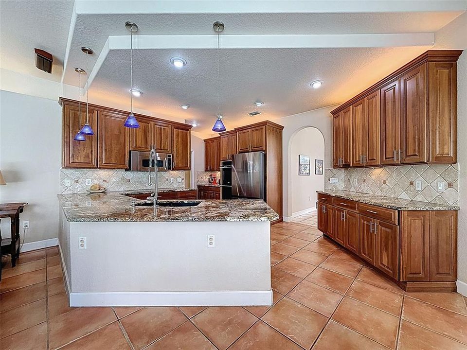 Active With Contract: $820,000 (3 beds, 2 baths, 2412 Square Feet)