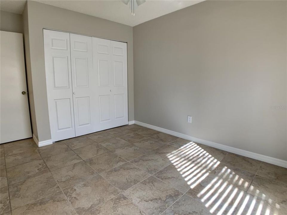 合同活跃: $1,250 (2 贝兹, 2 浴室, 840 平方英尺)