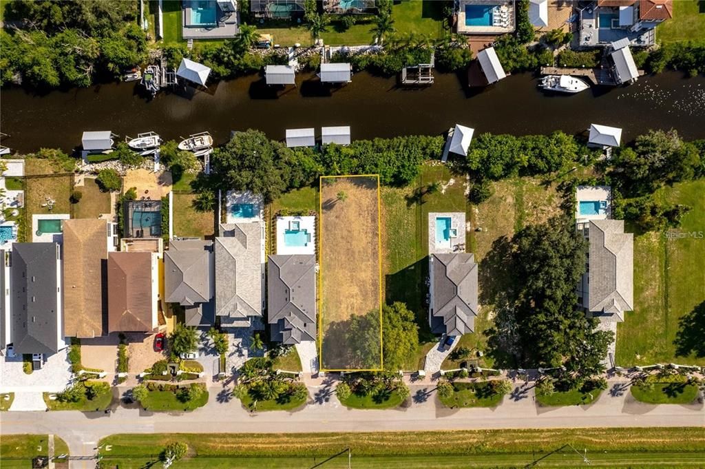 For Sale: $269,500 (0.13 acres)