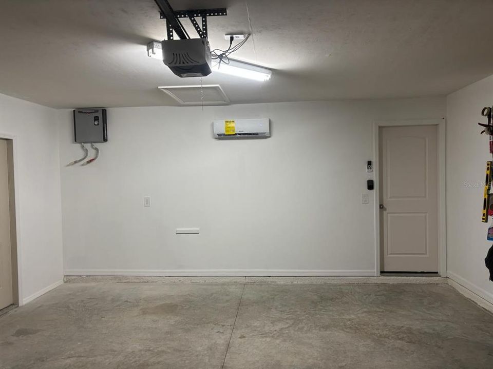 Под контрактом: $300,000 (3 спален, 2 ванн, 1461 Квадратных фут)