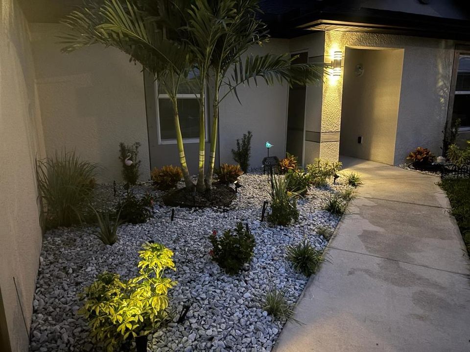 Под контрактом: $300,000 (3 спален, 2 ванн, 1461 Квадратных фут)