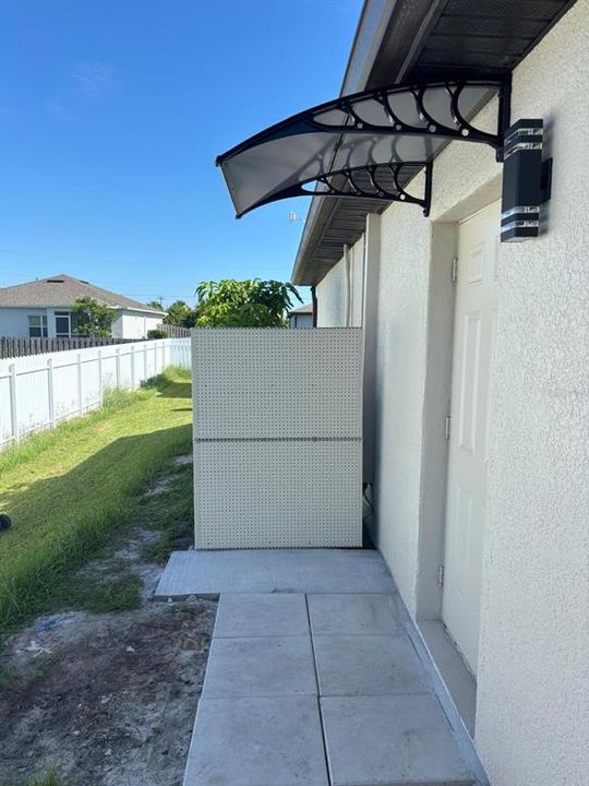 Под контрактом: $300,000 (3 спален, 2 ванн, 1461 Квадратных фут)