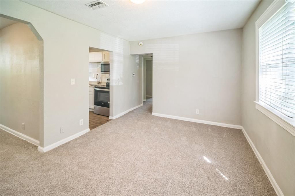 Под контрактом: $257,700 (3 спален, 2 ванн, 1612 Квадратных фут)