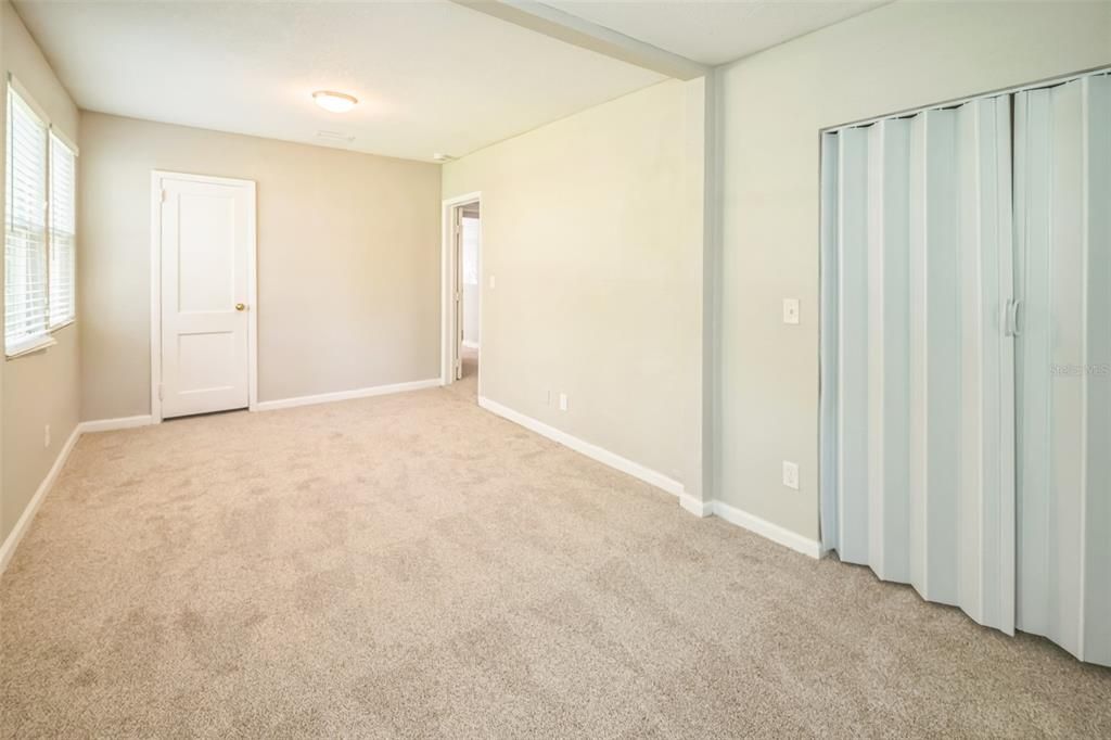 Под контрактом: $257,700 (3 спален, 2 ванн, 1612 Квадратных фут)