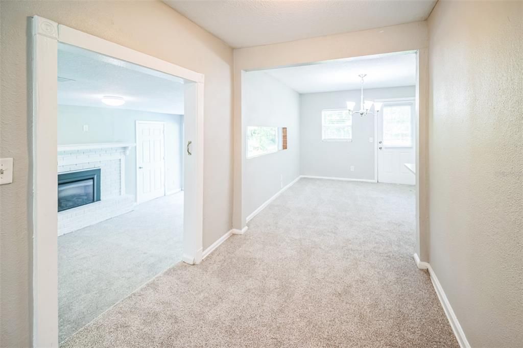 Под контрактом: $257,700 (3 спален, 2 ванн, 1612 Квадратных фут)