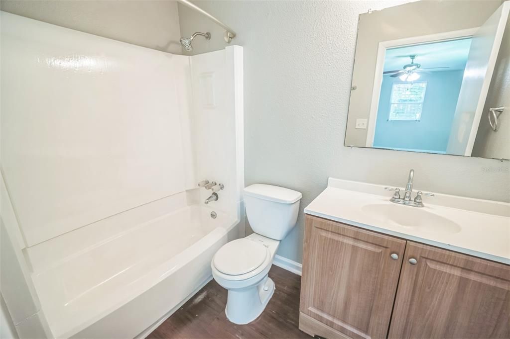 Под контрактом: $257,700 (3 спален, 2 ванн, 1612 Квадратных фут)