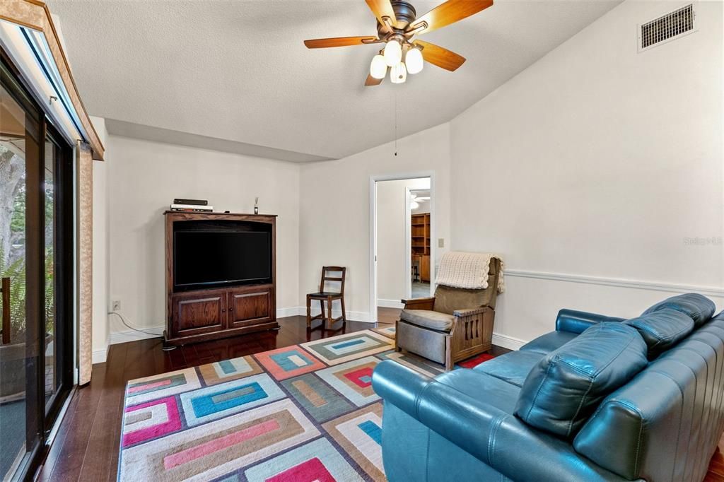 For Sale: $415,000 (3 beds, 2 baths, 1590 Square Feet)