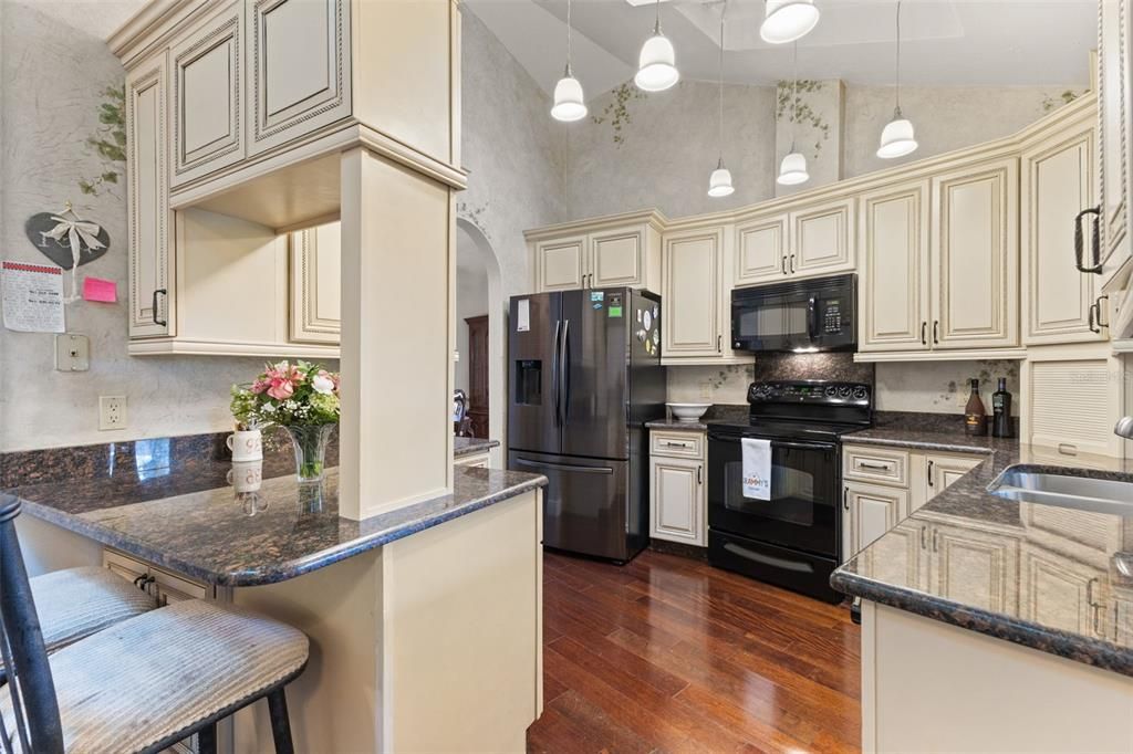 For Sale: $415,000 (3 beds, 2 baths, 1590 Square Feet)