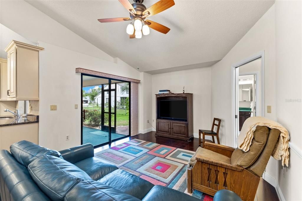 For Sale: $415,000 (3 beds, 2 baths, 1590 Square Feet)