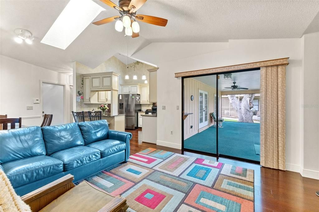 For Sale: $415,000 (3 beds, 2 baths, 1590 Square Feet)