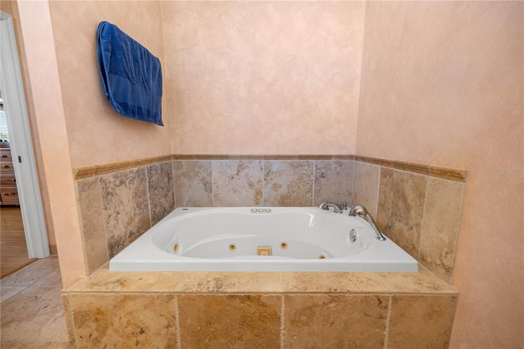 For Sale: $919,000 (3 beds, 2 baths, 1728 Square Feet)