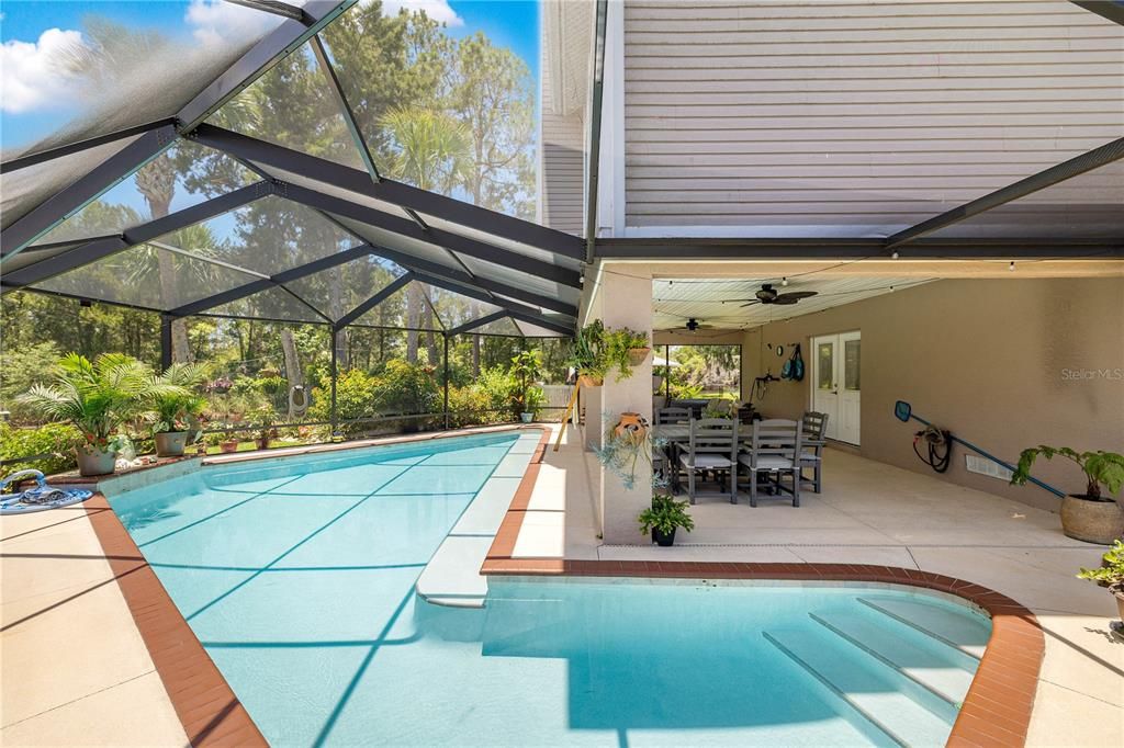 For Sale: $919,000 (3 beds, 2 baths, 1728 Square Feet)