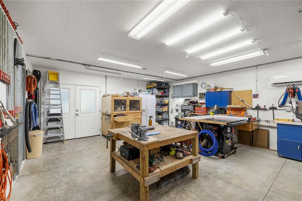 For Sale: $919,000 (3 beds, 2 baths, 1728 Square Feet)