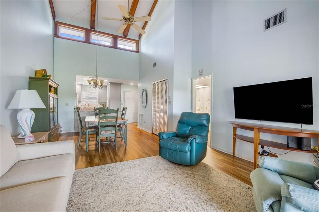 En Renta: $1,769 (3 camas, 2 baños, 1228 Pies cuadrados)