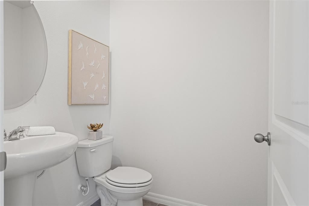 На продажу: $315,000 (4 спален, 2 ванн, 2168 Квадратных фут)