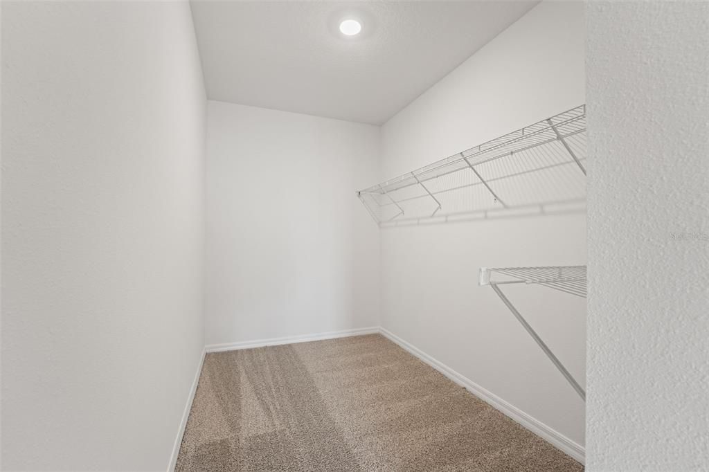 На продажу: $315,000 (4 спален, 2 ванн, 2168 Квадратных фут)