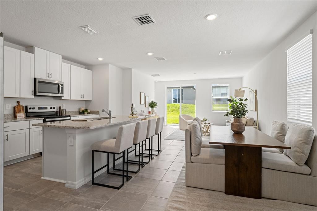 На продажу: $315,000 (4 спален, 2 ванн, 2168 Квадратных фут)