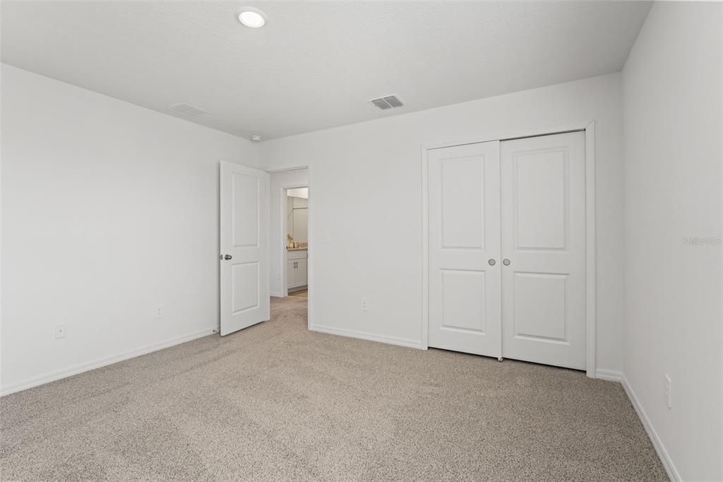 На продажу: $315,000 (4 спален, 2 ванн, 2168 Квадратных фут)