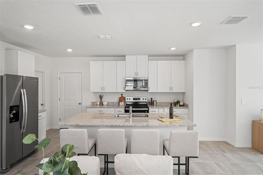 На продажу: $315,000 (4 спален, 2 ванн, 2168 Квадратных фут)