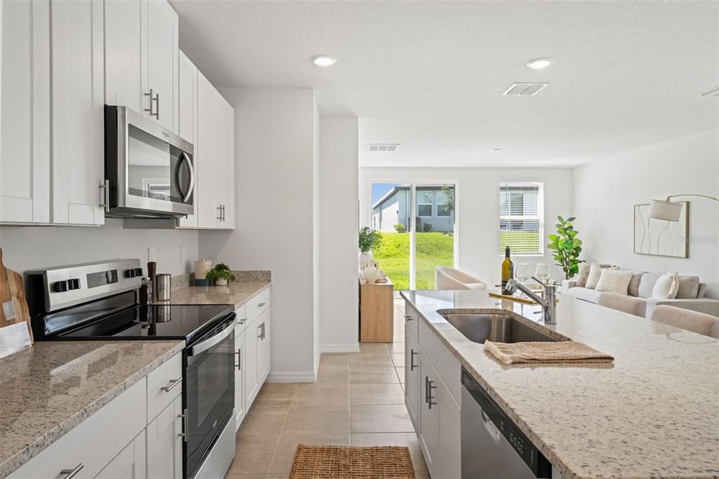 На продажу: $315,000 (4 спален, 2 ванн, 2168 Квадратных фут)