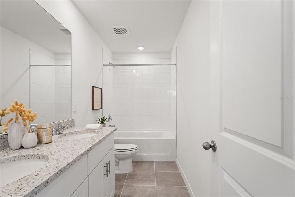 На продажу: $315,000 (4 спален, 2 ванн, 2168 Квадратных фут)