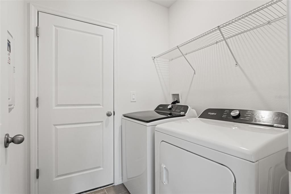 На продажу: $315,000 (4 спален, 2 ванн, 2168 Квадратных фут)